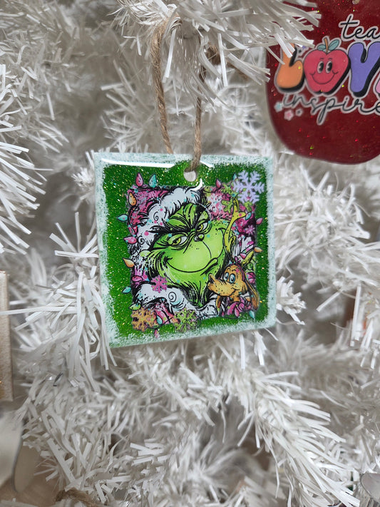 🎄 Green Holiday Character Wooden Ornament - Dark Green Glitter