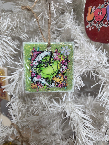 🎄 Green Holiday Character Wooden Ornament - Light Green Glitter