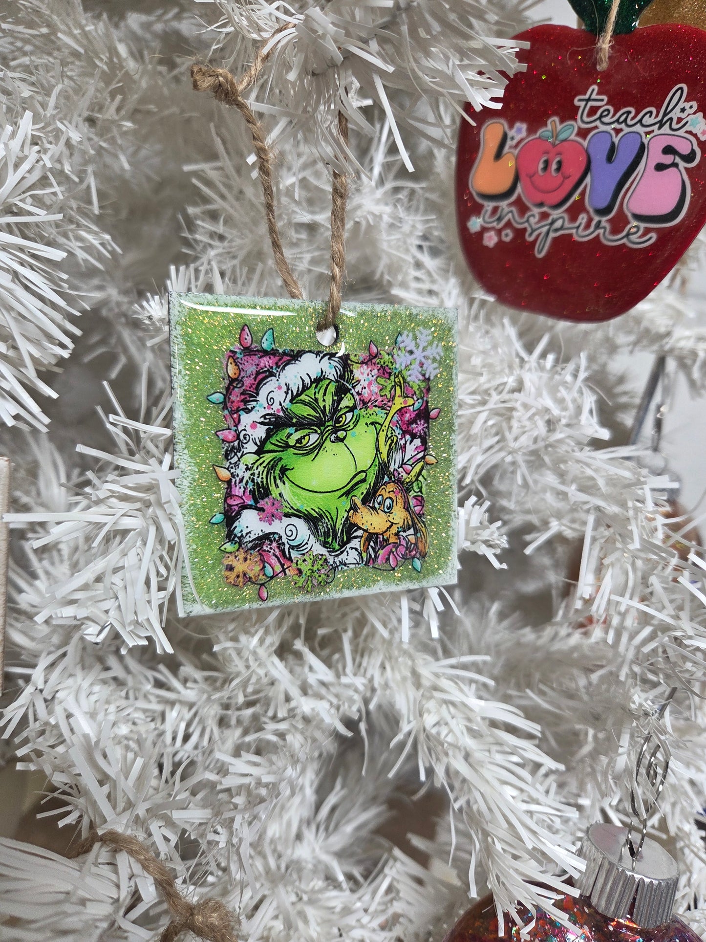 🎄 Green Holiday Character Wooden Ornament - Light Green Glitter