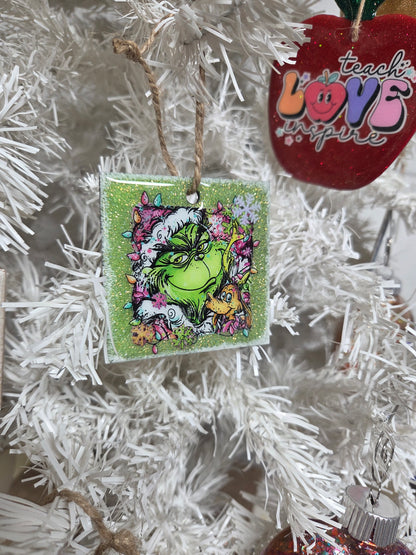 🎄 Green Holiday Character Wooden Ornament - Light Green Glitter