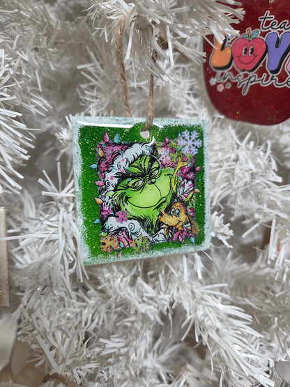 🎄 Green Holiday Character Wooden Ornament - Dark Green Glitter