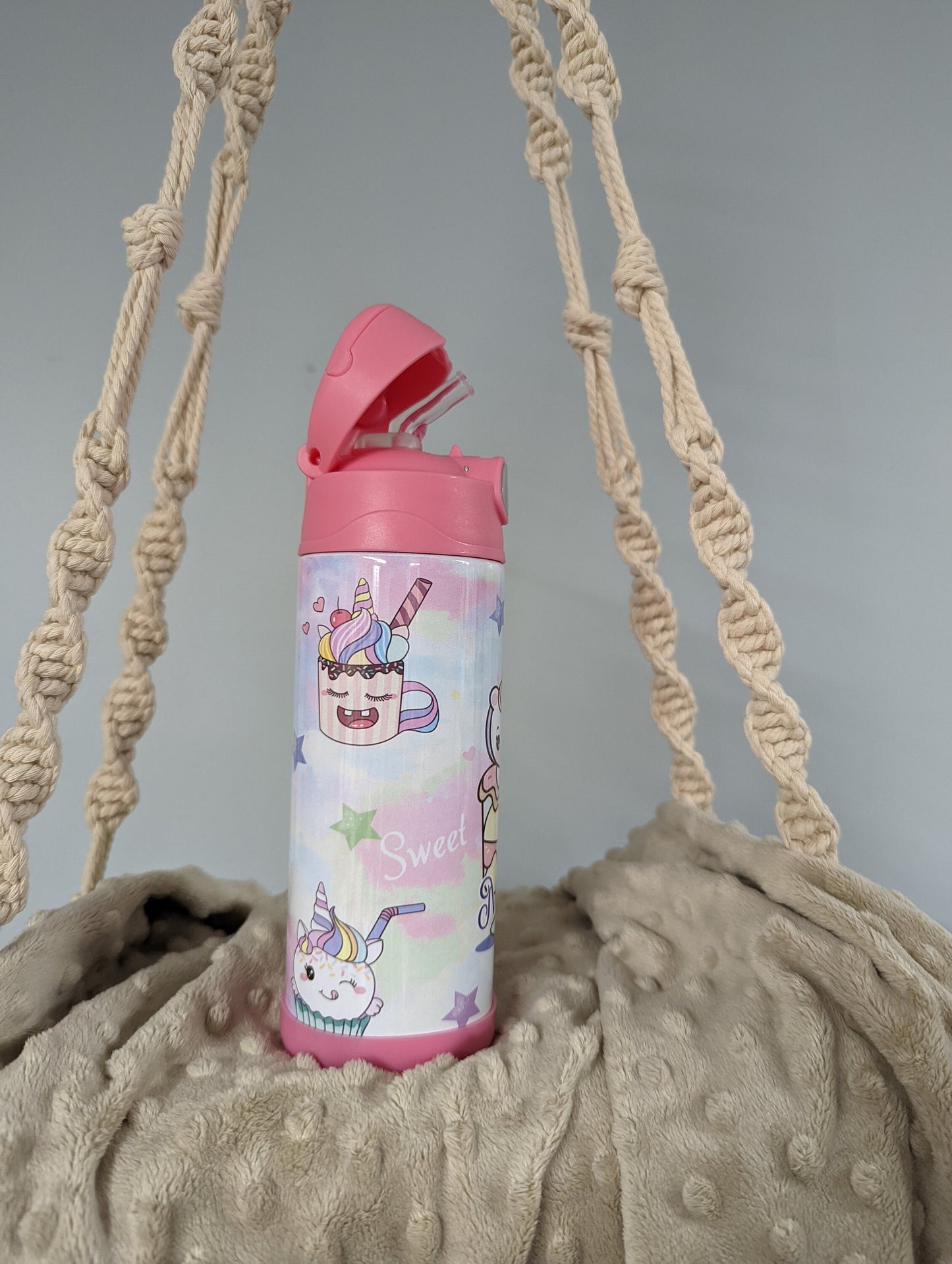 Personalized Kids Pop-Top Tumbler – Unicorn Cake Design with Straw Lid