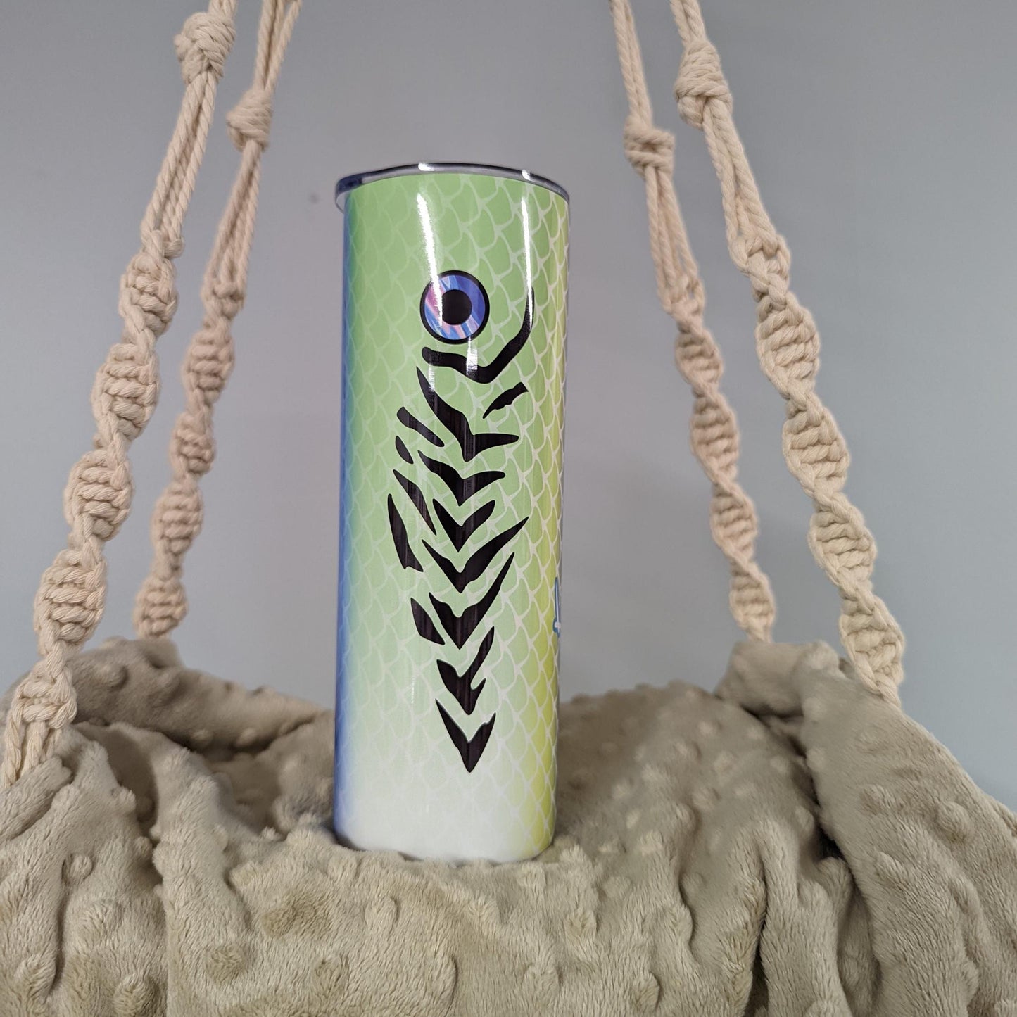 Fish Scale Tumbler – Lure-Inspired Green Gradient with Eye and Scale Detail