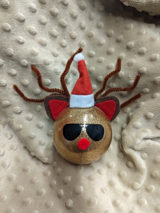GLASS Reindeer Ornament